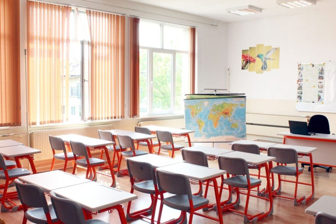 Учениците и учителите препускат… Министър Вълчев: Най-трудно е в 6. и 7. клас