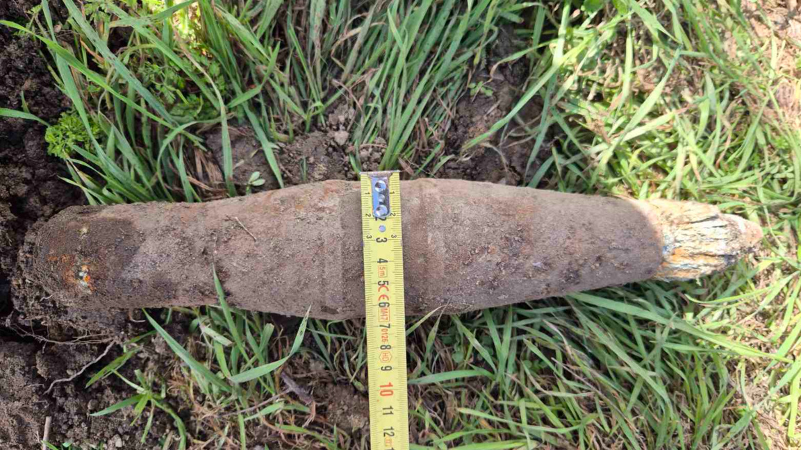 Военни унищожиха корозирал снаряд в Старозагорско