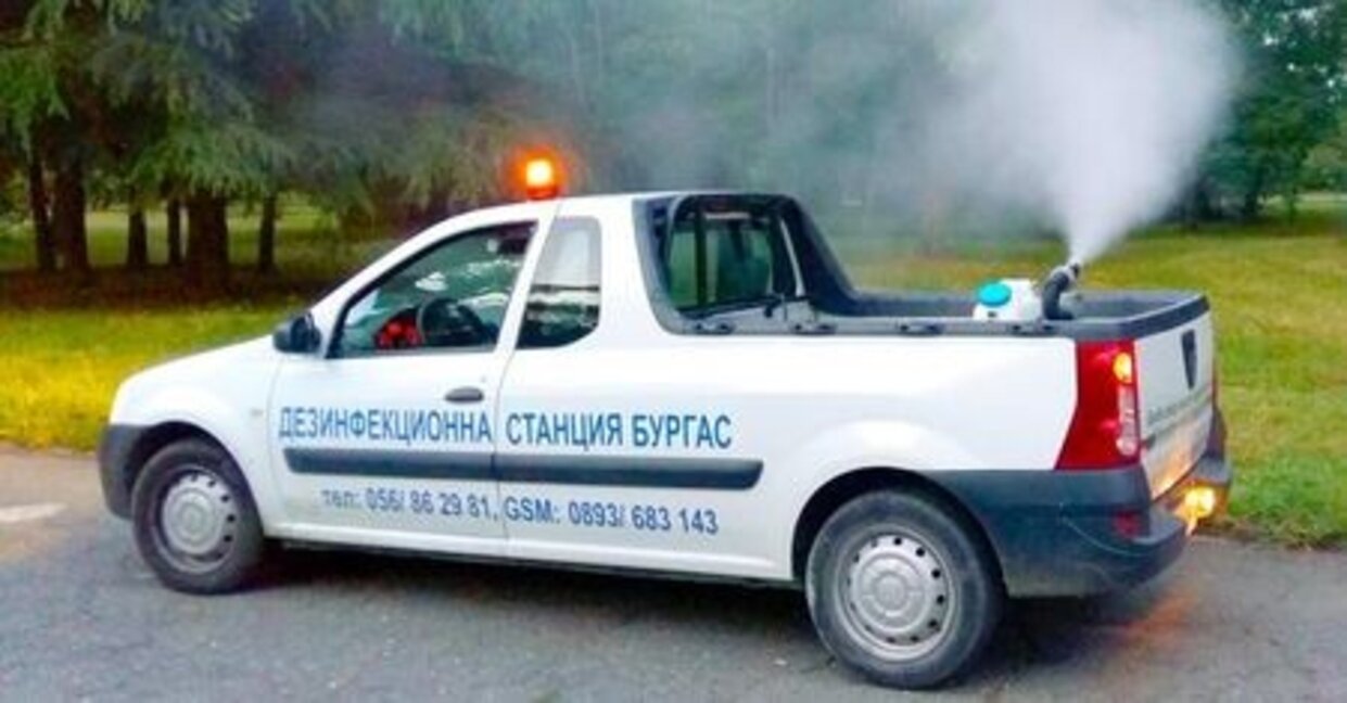 Пръскат срещу комари в Бургас
