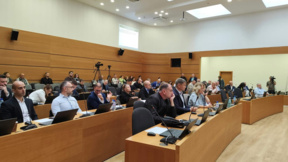 Защо превозвач по линията Пловдив – София продава по-скъпи билети,питат от ПП-ДБ