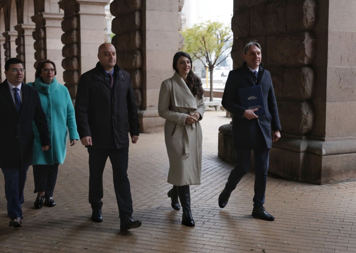 Continuamos con el cambio-Bulgaria democrática pregunta al Tribunal Constitucional si el actual Consejo Supremo de la Judicatura puede elegir a un fiscal general