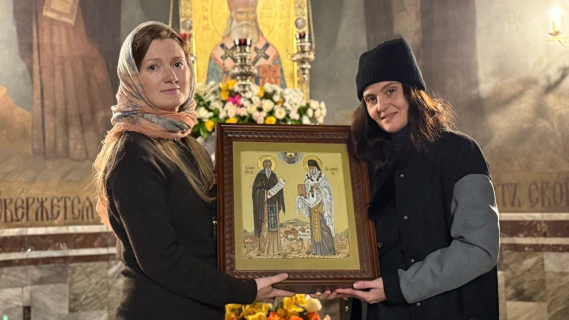 Ikona bashkon në lutje shën Serafim Sofi...