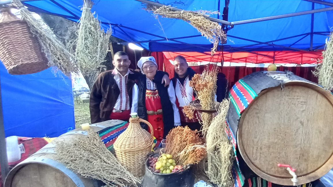 В Змейово отличиха най-добрите майстори на наложен пелин