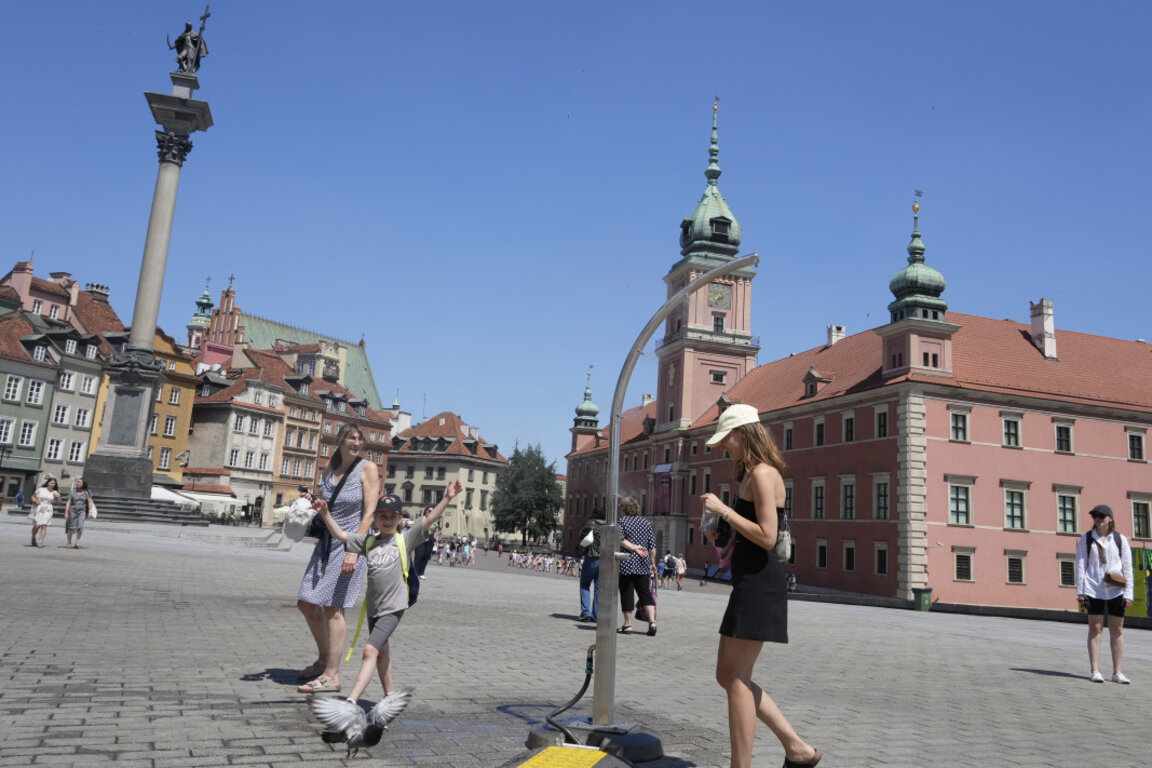 В центъра на Варшава, илюстративна снимка, архив.