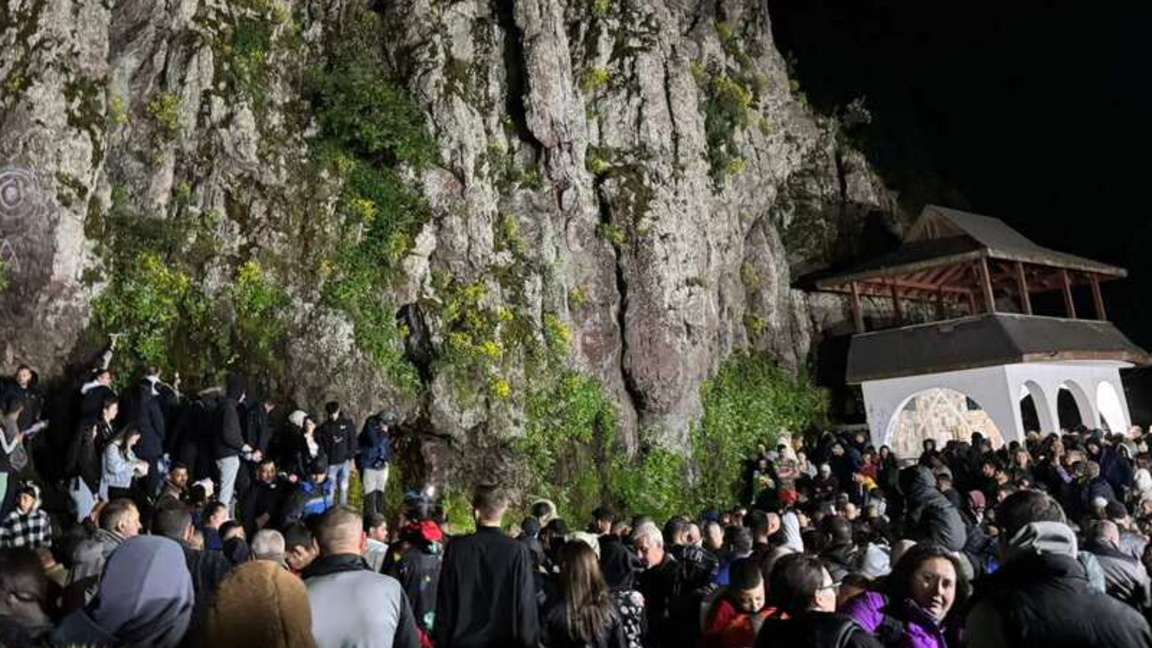  Momçilgrad Dambalı şifalı su kaynağına akın edenleri karşılamaya hazır
