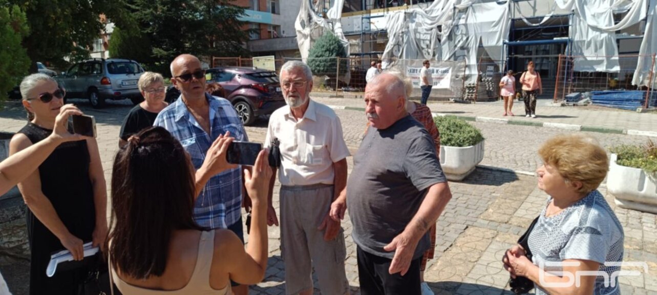 Жители на Росеново: Защо взеха парите, трябва ли да има жертви, за да се случи ремонта на пътя?