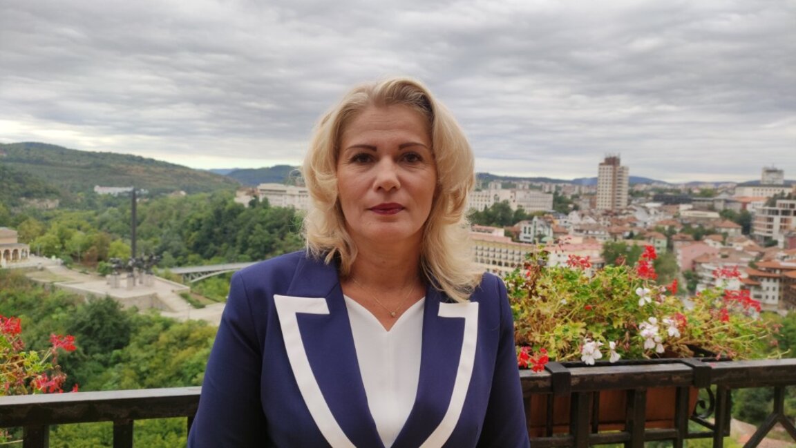 Председателката на КЗД Елка Божова