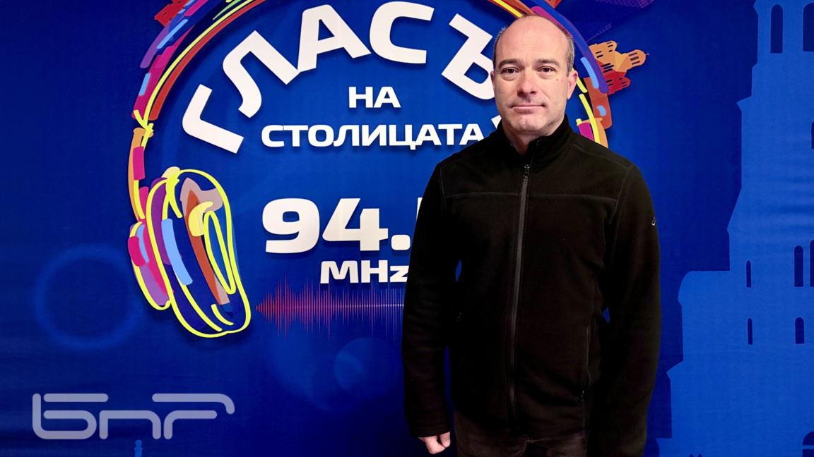 Доц.д-р Евгени Овчаров - р-л на Катедра "Астрономия" към физ факултет на СУ