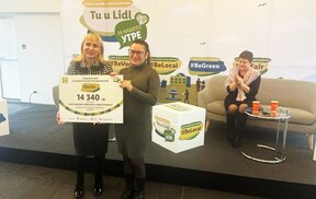 Младежи с интелектуални затруднения работят в "Чудната градина" в Добрич