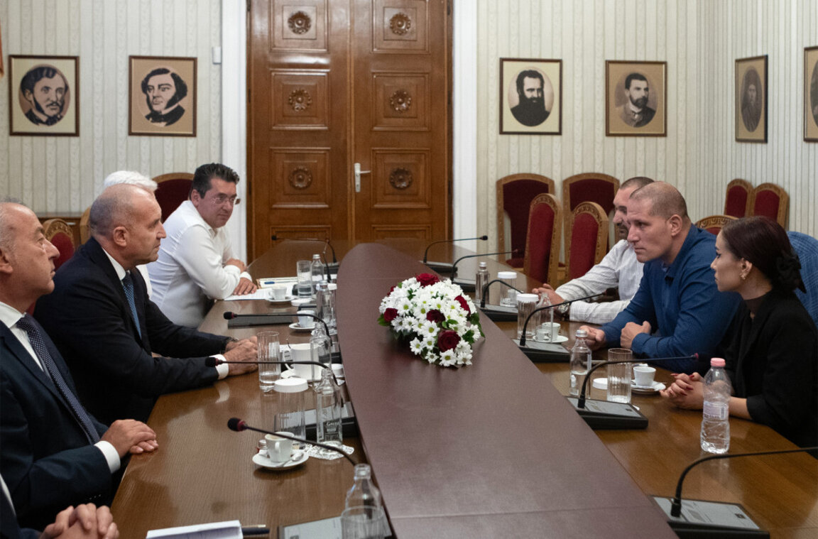 Президентът ще сезира компетентните органи за ВМЗ