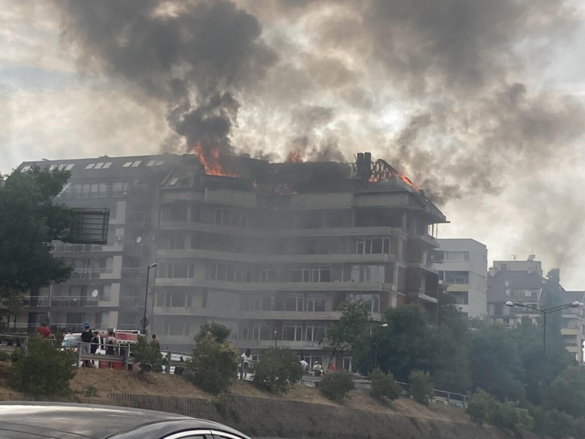 Пожар в жилищна кооперация в кв. "Лагера"