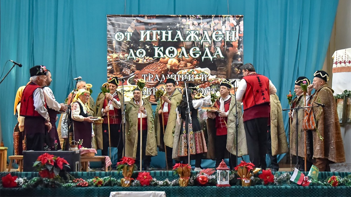 Festival versammelt Folkloreliebhaber aus Nah und Fern in Hristeni