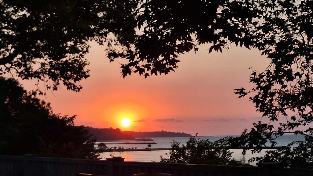 Слънчево и горещо е времето и днес