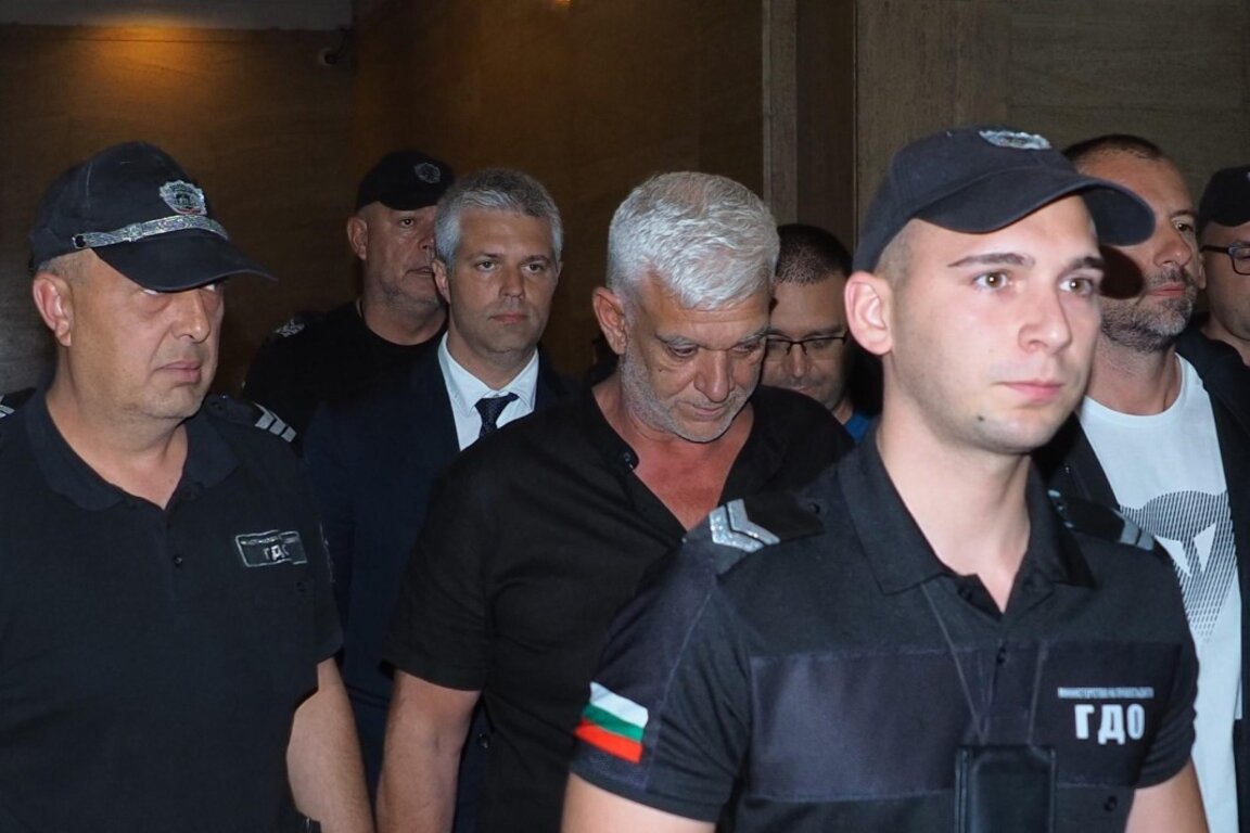 Гледат мерките за неотклонение на Благомир Коцев и другите задържани