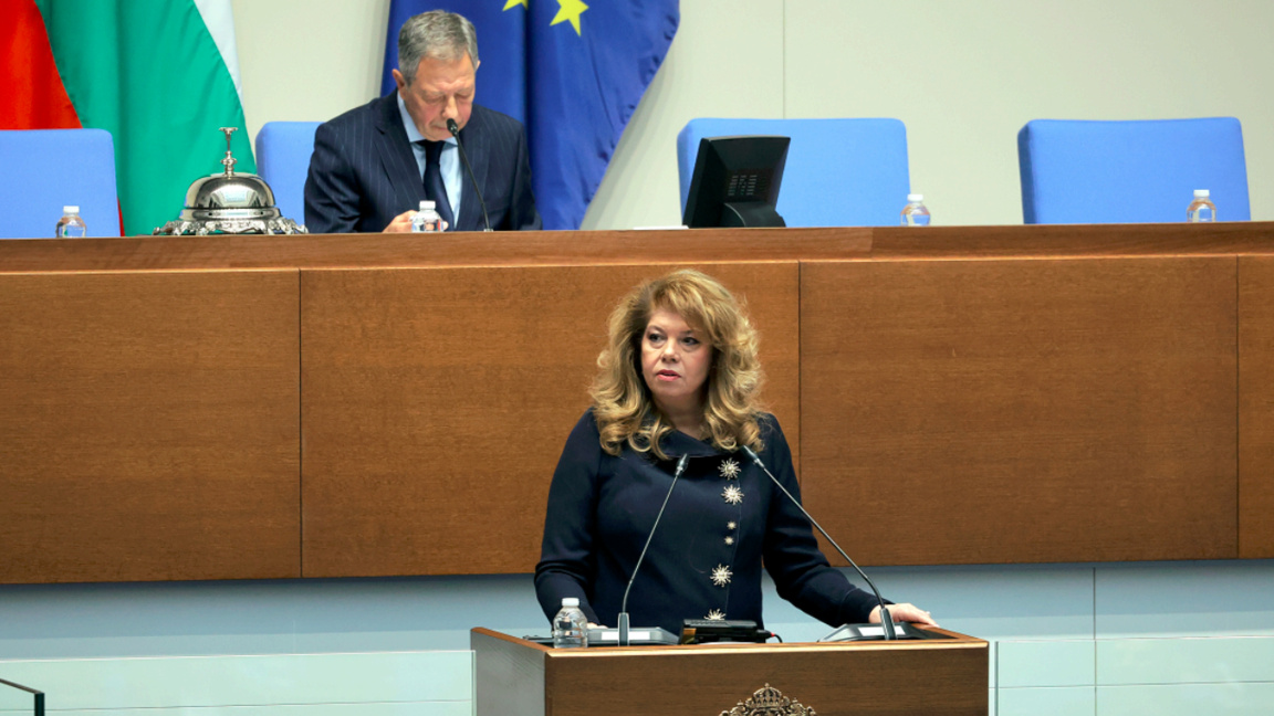 La présidente a demandé aux députés d'adopter une loi de finances pour 2026