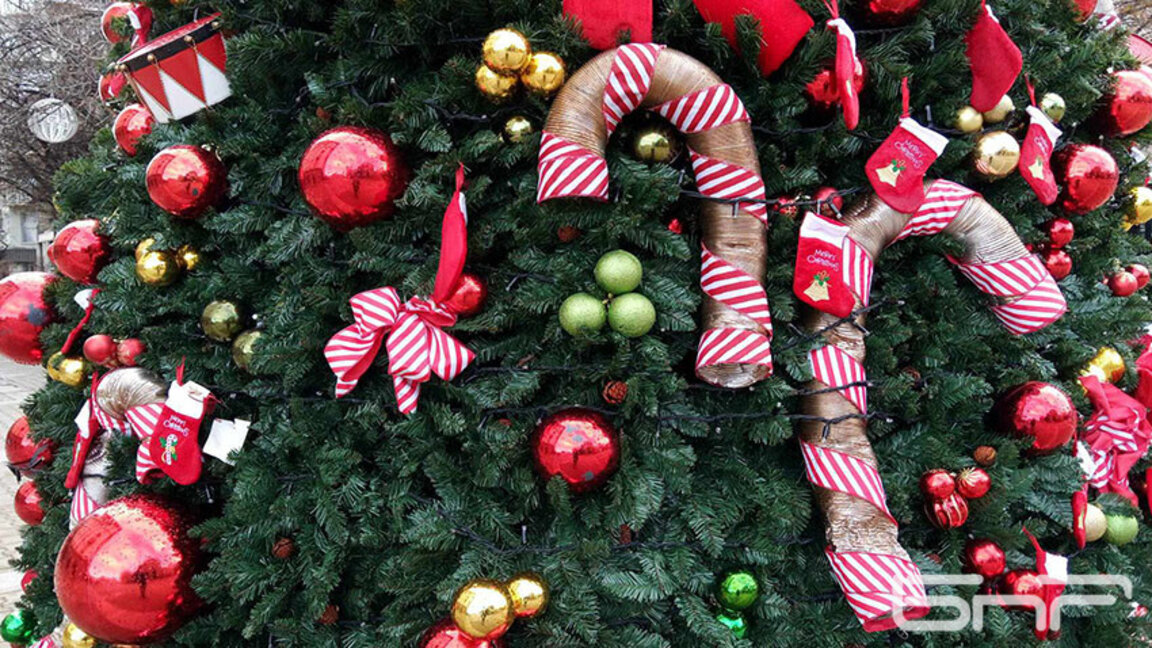 Η STEFANI ILIEVA και ο STOYCHOS τραγουδούν "Χριστουγεννιάτικο θαύμα"