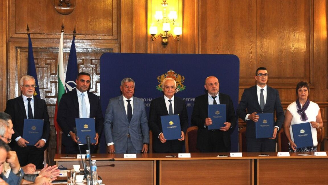 Bulgaria semnează un memorandum pentru consolidarea cooperării cu industria de apărare