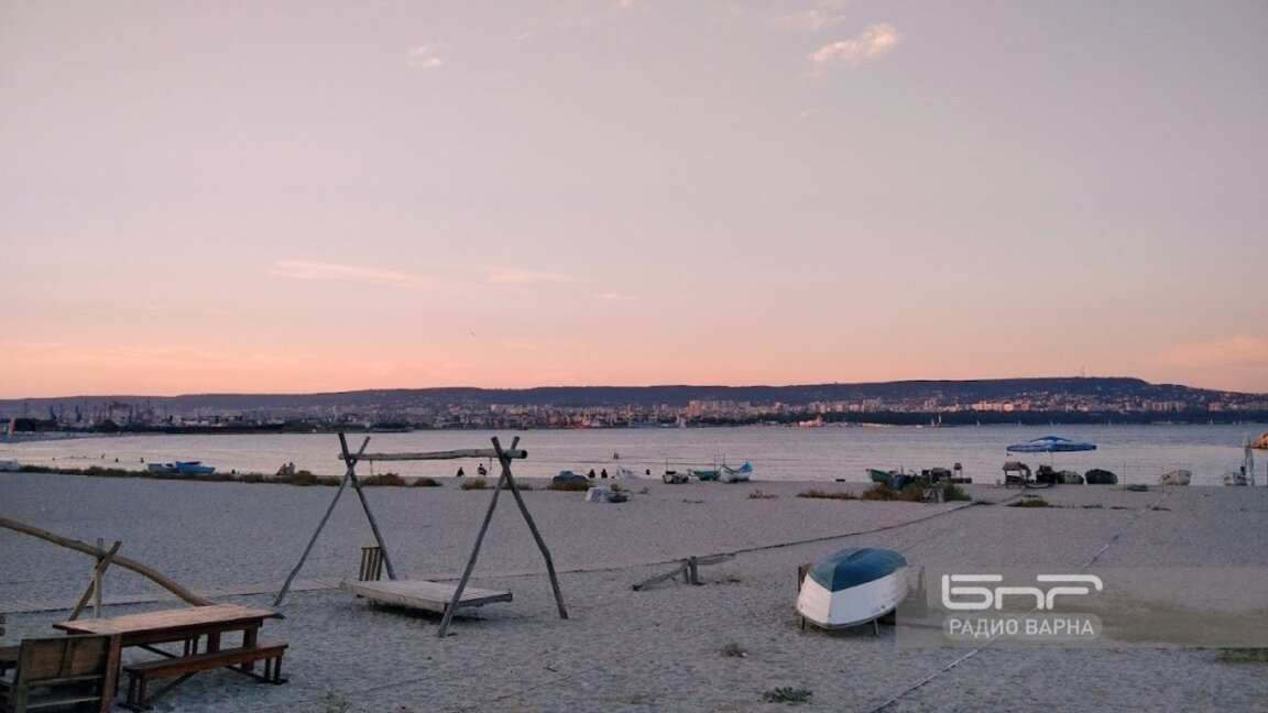 Море у Варны стало коричневым