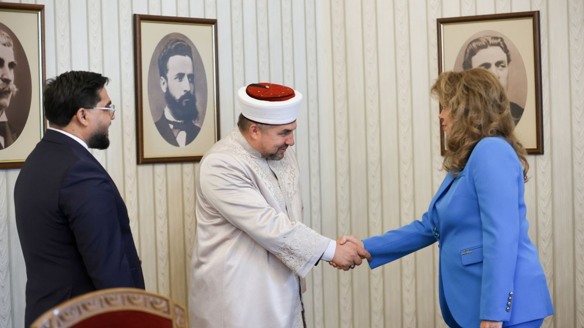 Cumhurbaşkanı Yotova, Başmüftü Dr. Ahmed Hasanov ile görüştü