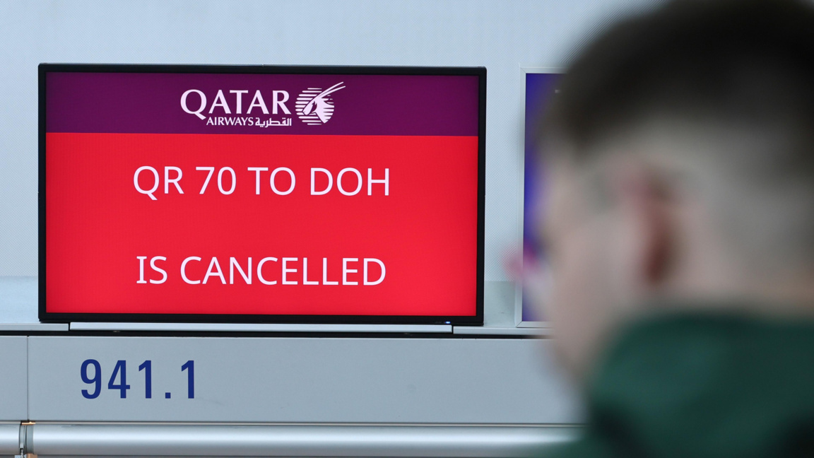 Продължава хаосът с полетите в Близкия изток