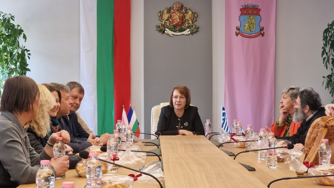 Αντιπροσωπεία από το Διδυμότειχο επισκέφθηκε τον αδελφοποιημένο Δήμο Καζανλάκ 
