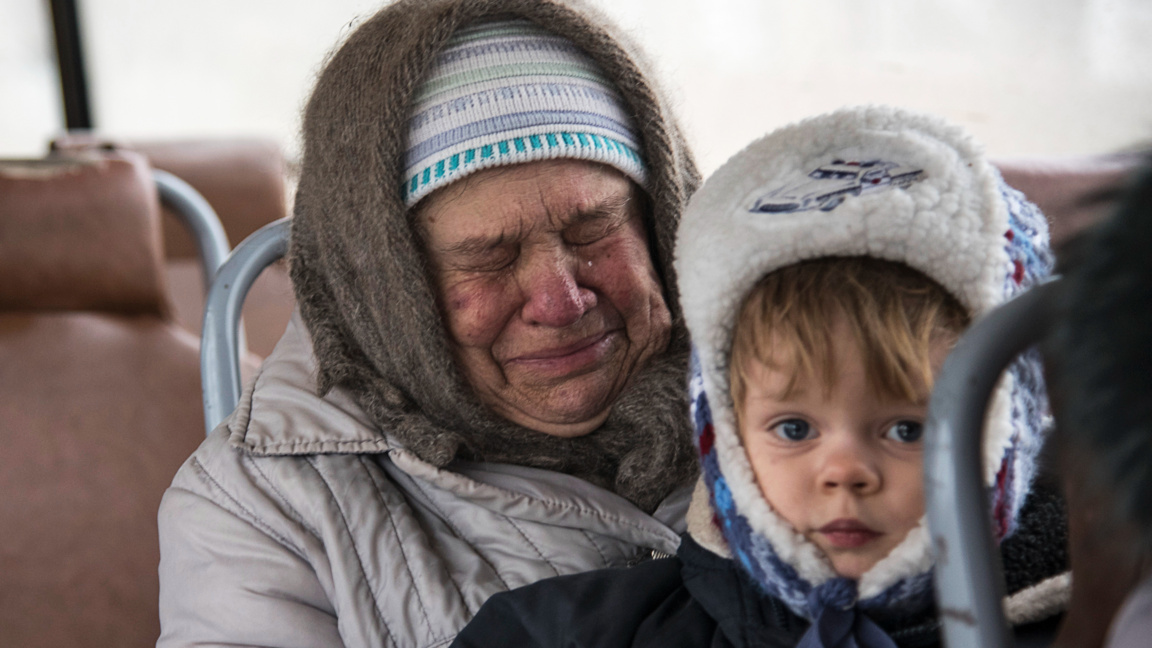 Какво причинява войната на децата и пенсионерите в Украйна