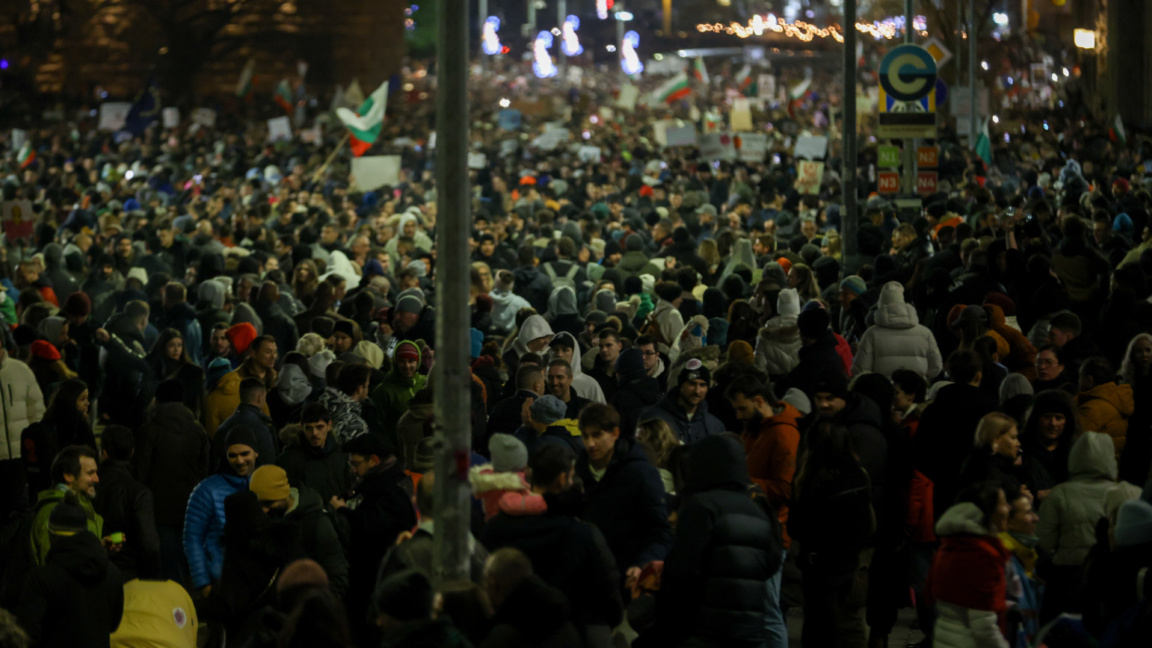 После уличных протестов правительство отозвало проект бюджета в евро на 2026 год