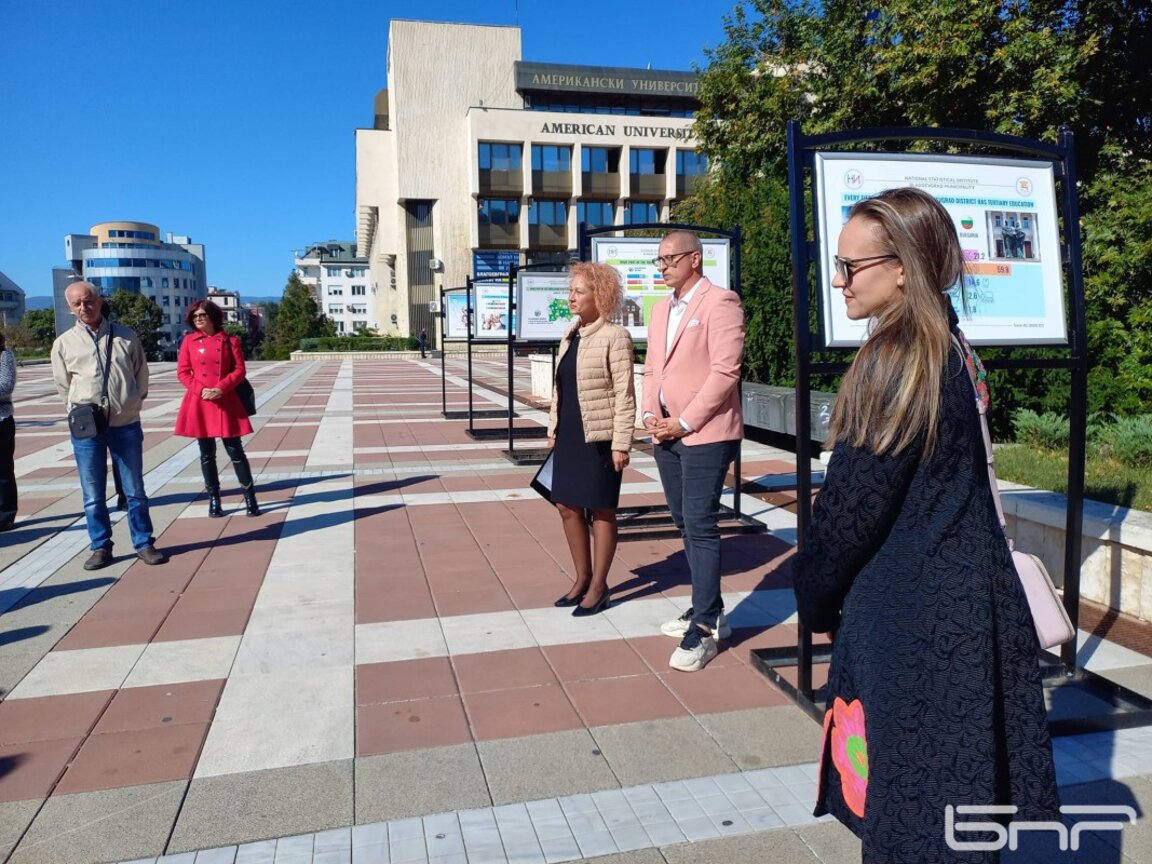 Откриха изложбата „Младежите на България в Европейското семейство“  в Благоевград