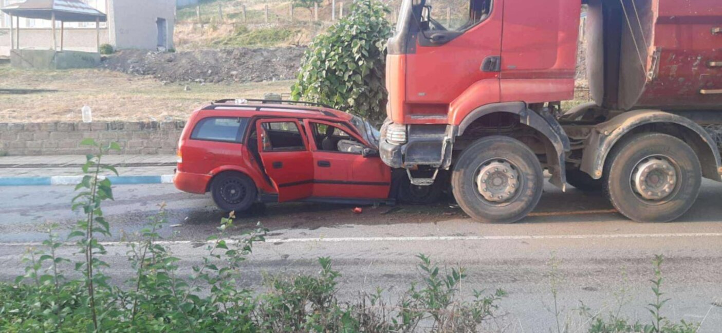 Челен сблъсък на пътя