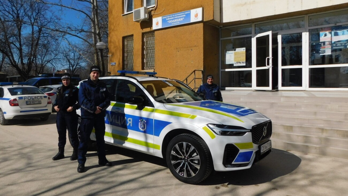 Нови автомобили за полицията