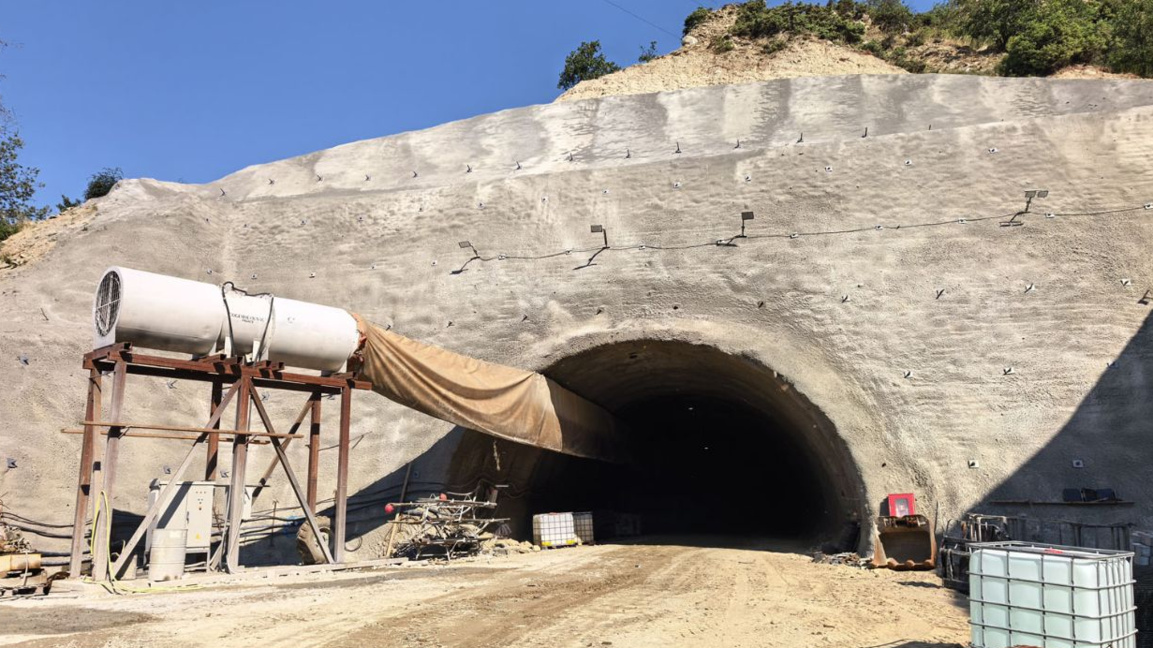 Over 50% of the two tunnels on the Kresna bypass are ready