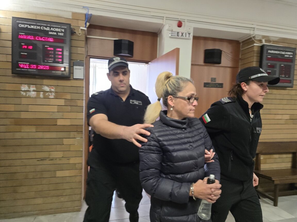 Десислава Иванчева напът към съдебната зала, Ловеч, 10 февруари 2025 г.