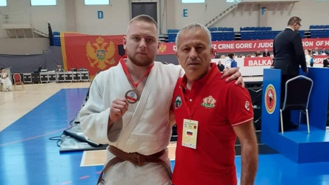 Христо Лазаров със своя състезател Добромир Иванов