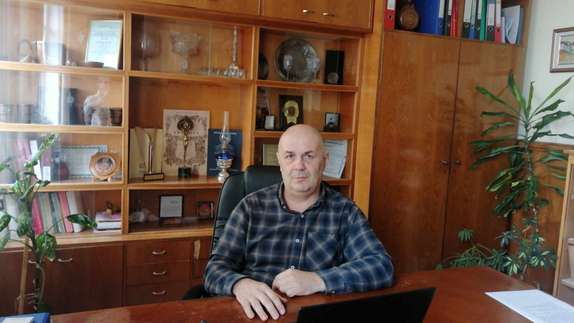 Доц. Емил Цветанов , директор на Института по лозарство и винарство