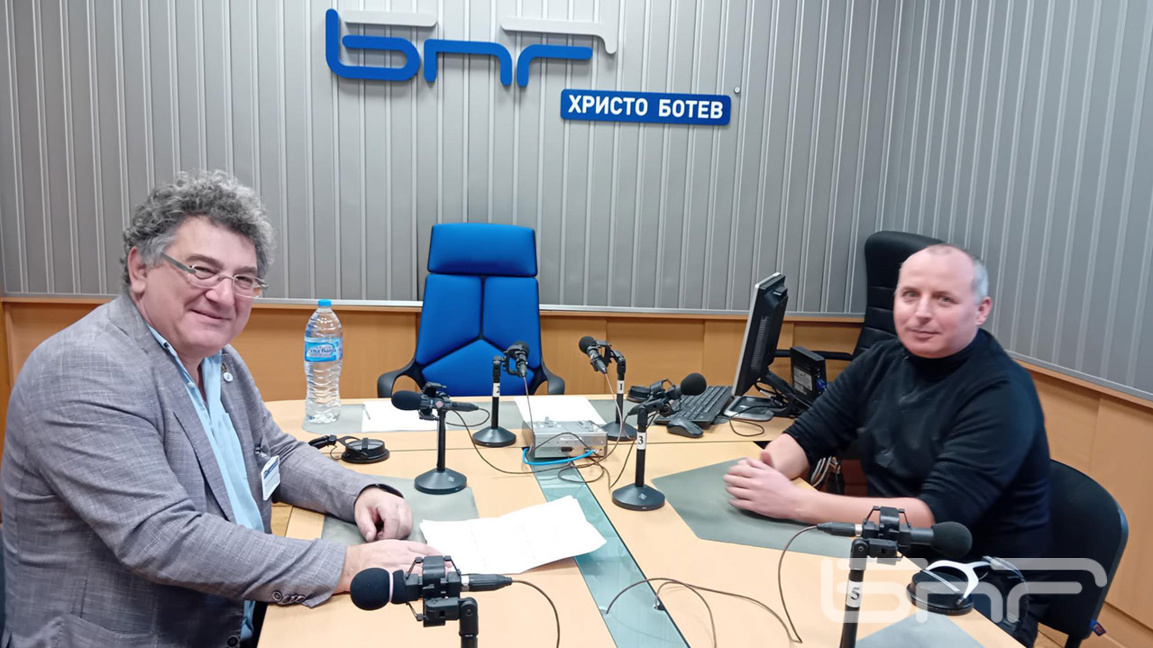 Проф. Георги Желев (вляво) и Милен Чанев