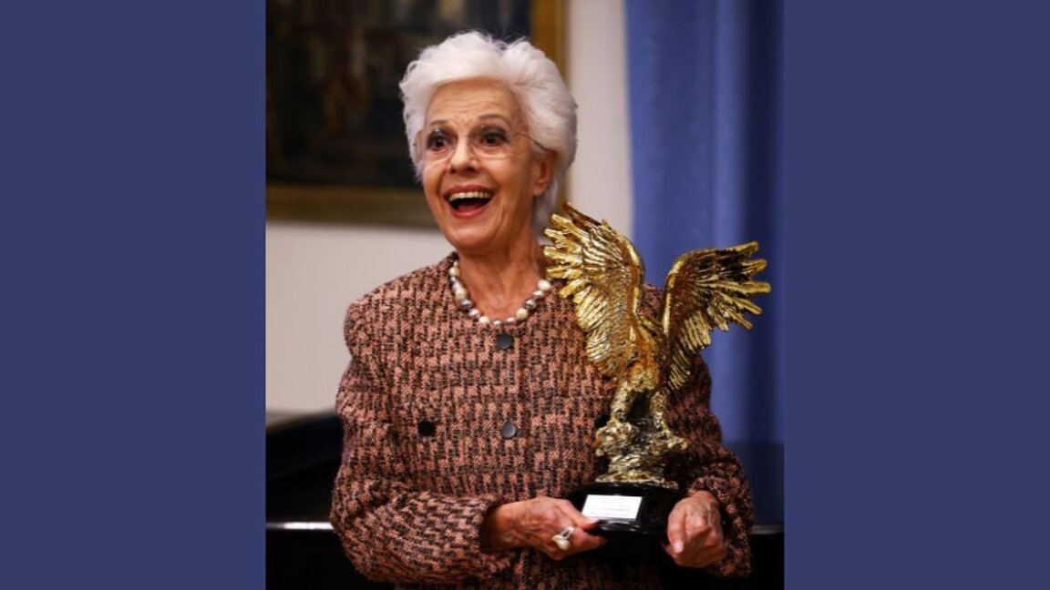 Opera singer Raina Kabaivanska receives the Golden Eagle Award