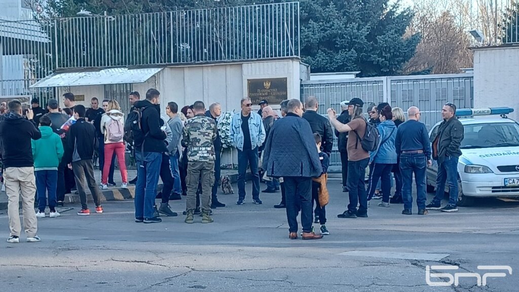 Съболезнования от институции, политици и граждани към близките на жертвите на атентата в Москва