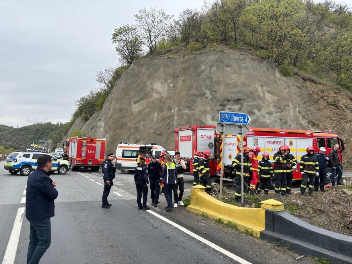 Румъния: Бус е паднал в Дунав, на място е открит български паспорт