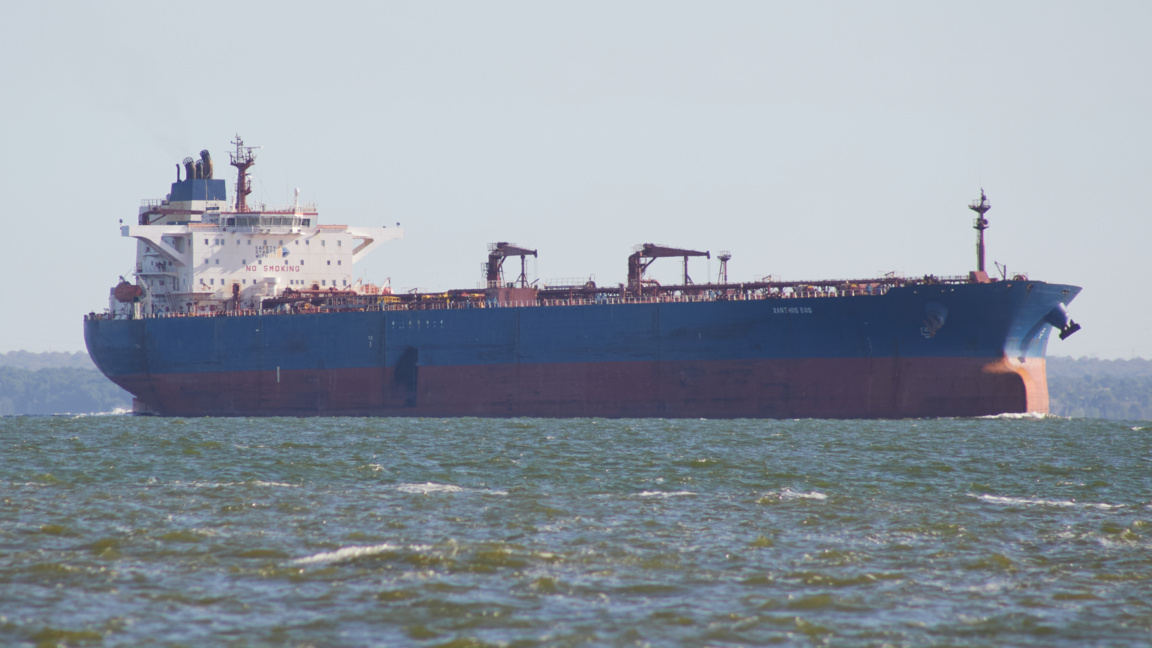 танкер петрол нефт