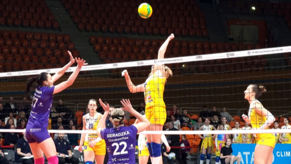 Марица е на победа от финала