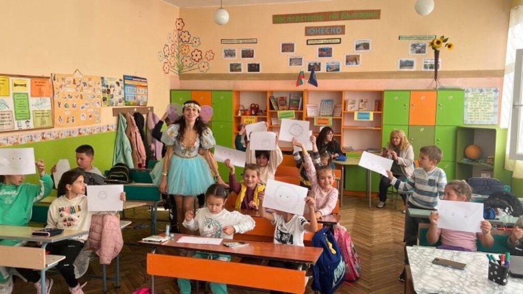 Zana e përrallave Marija Sertova i ndihmon fëmijët të kenë krahë