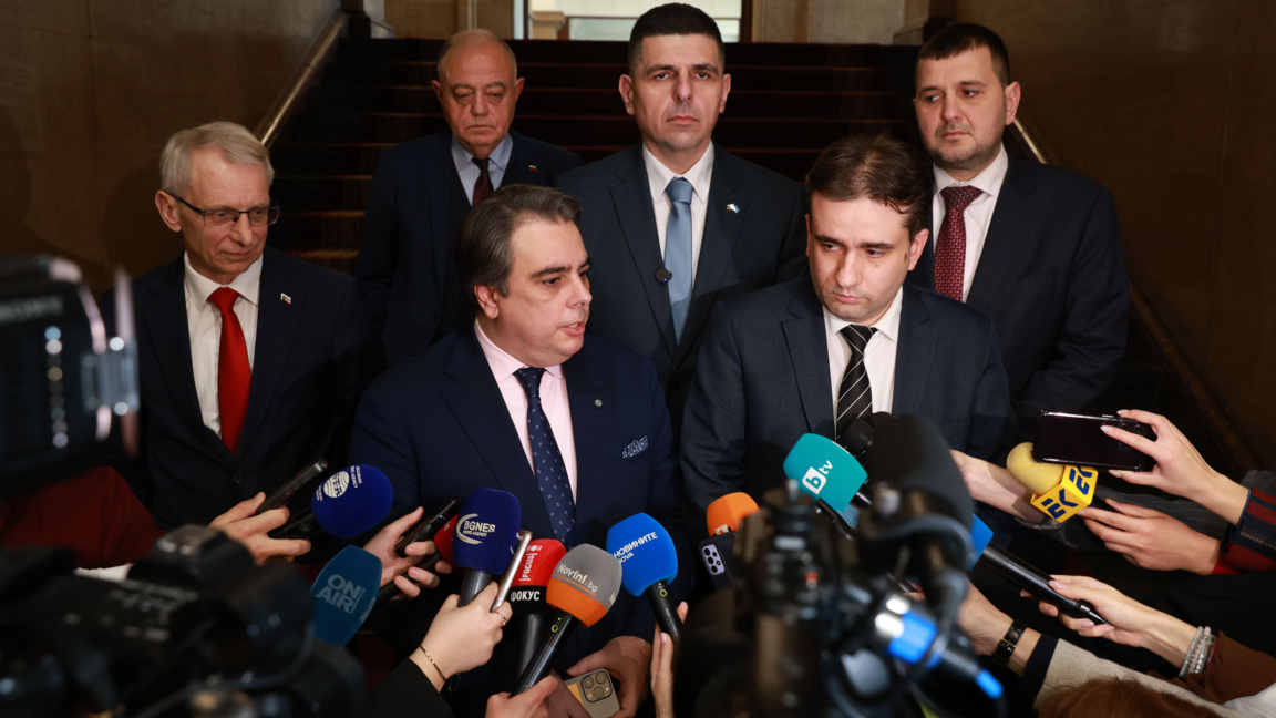 Б. Божанов: Четирима от кандидатите за служебен премиер са свързани с Пеевски