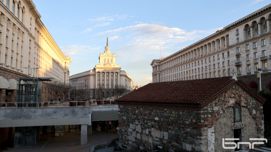 Пеевски ще предложи закриване на КПП,  Желязков - това може да доведе до загуба на 5 милиарда