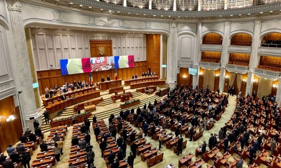 Правителство на Румъния оцеля при първия вот на недоверие в парламента