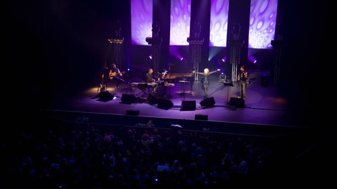 The prima of Bulgarian pop music will sing in Olympia Hall in Paris on May 24