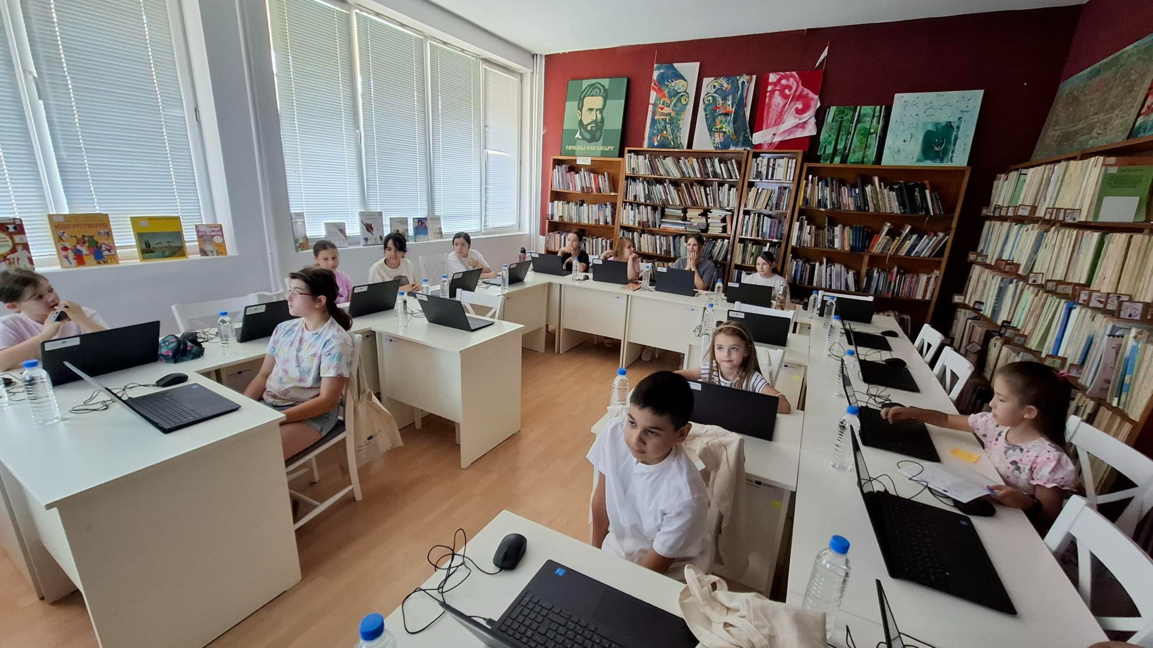 Творческа академия с изкуствен интелект ...