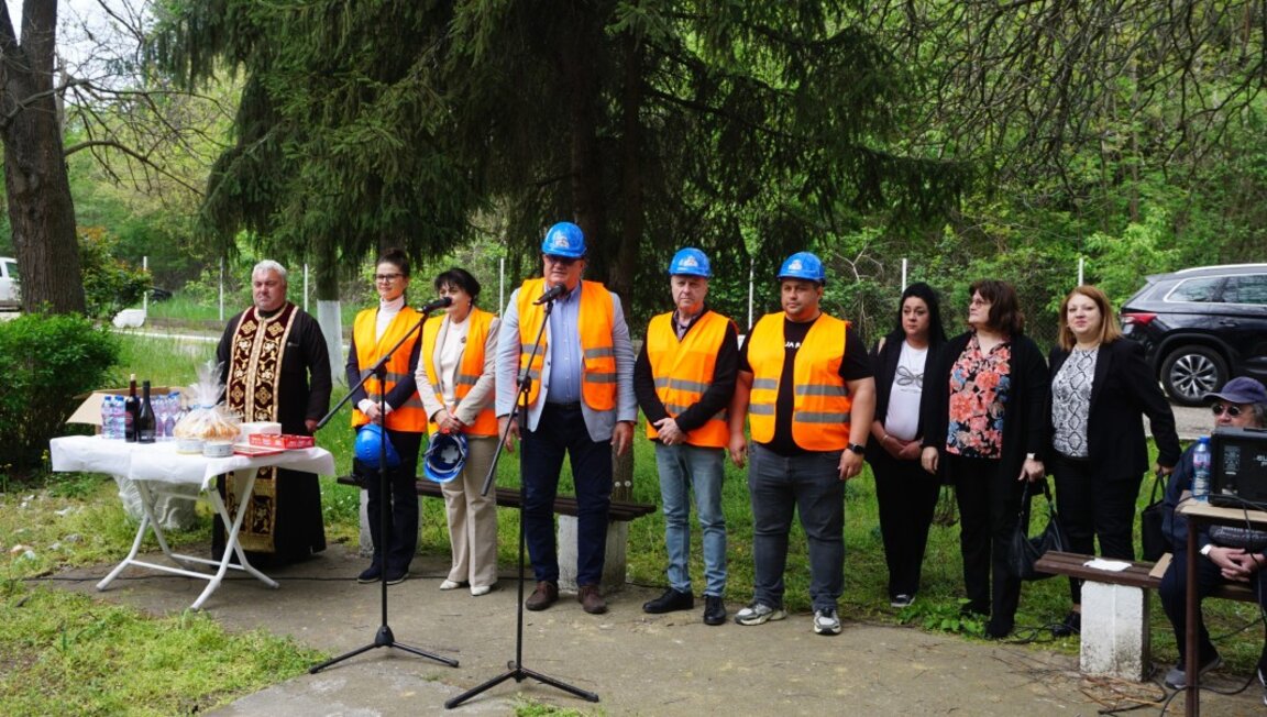 Започна реконструкцията на Дома за стари хора в с. Кутово