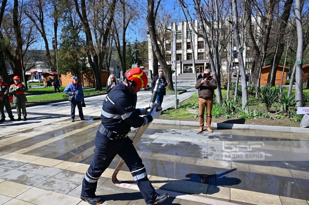 В Провадия доброволните формирования от област Варна демонстрираха умения в състезание (СНИМКИ)