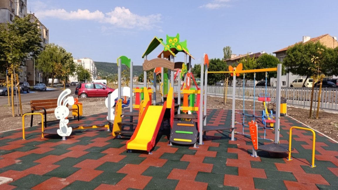 Нови детски площадки в Шумен