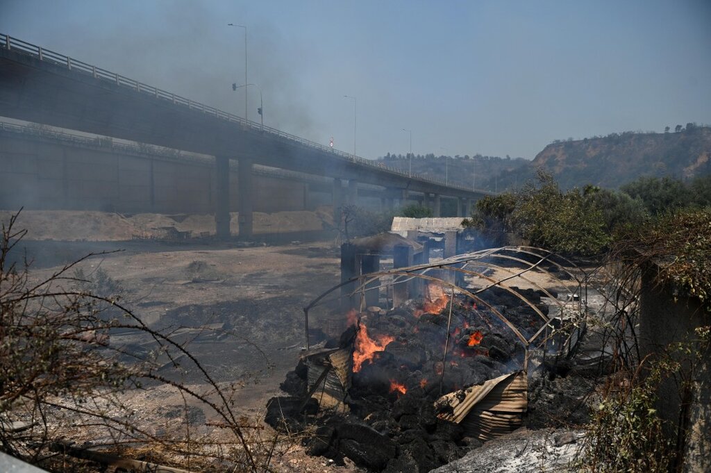 Усложнява се ситуацията с пожарите в Гърция